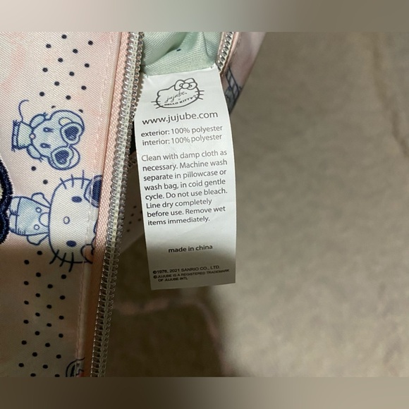 Jujube And Hello Kitty Crossbody - Picture 5 of 5